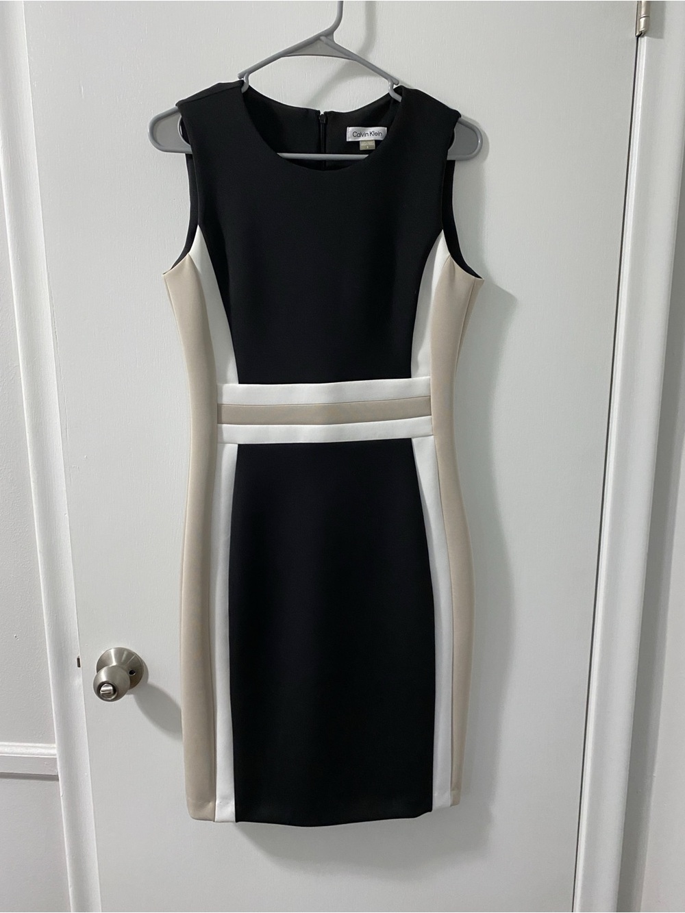 Calvin Klein Black & Cream Colorblock Sheath Dress